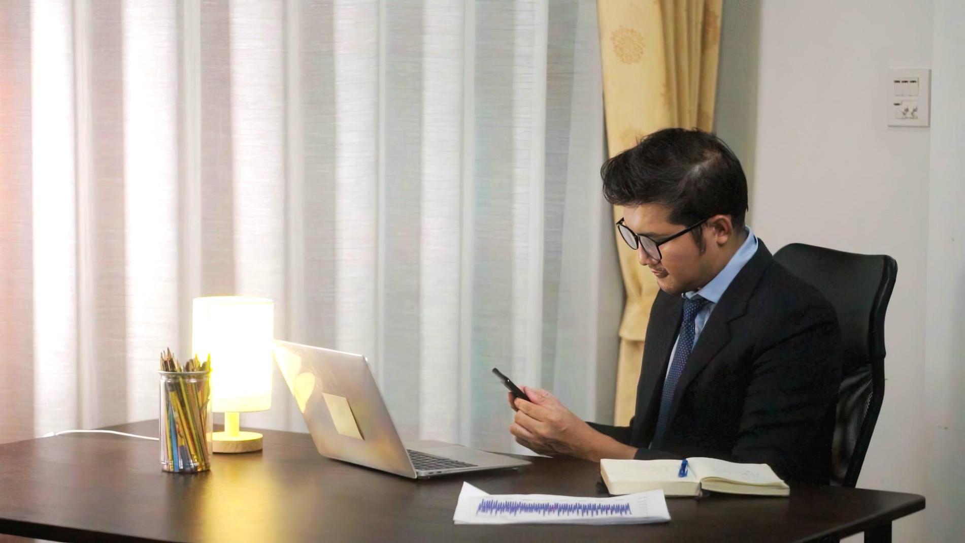 SEO analytics workspace showing data analysis process